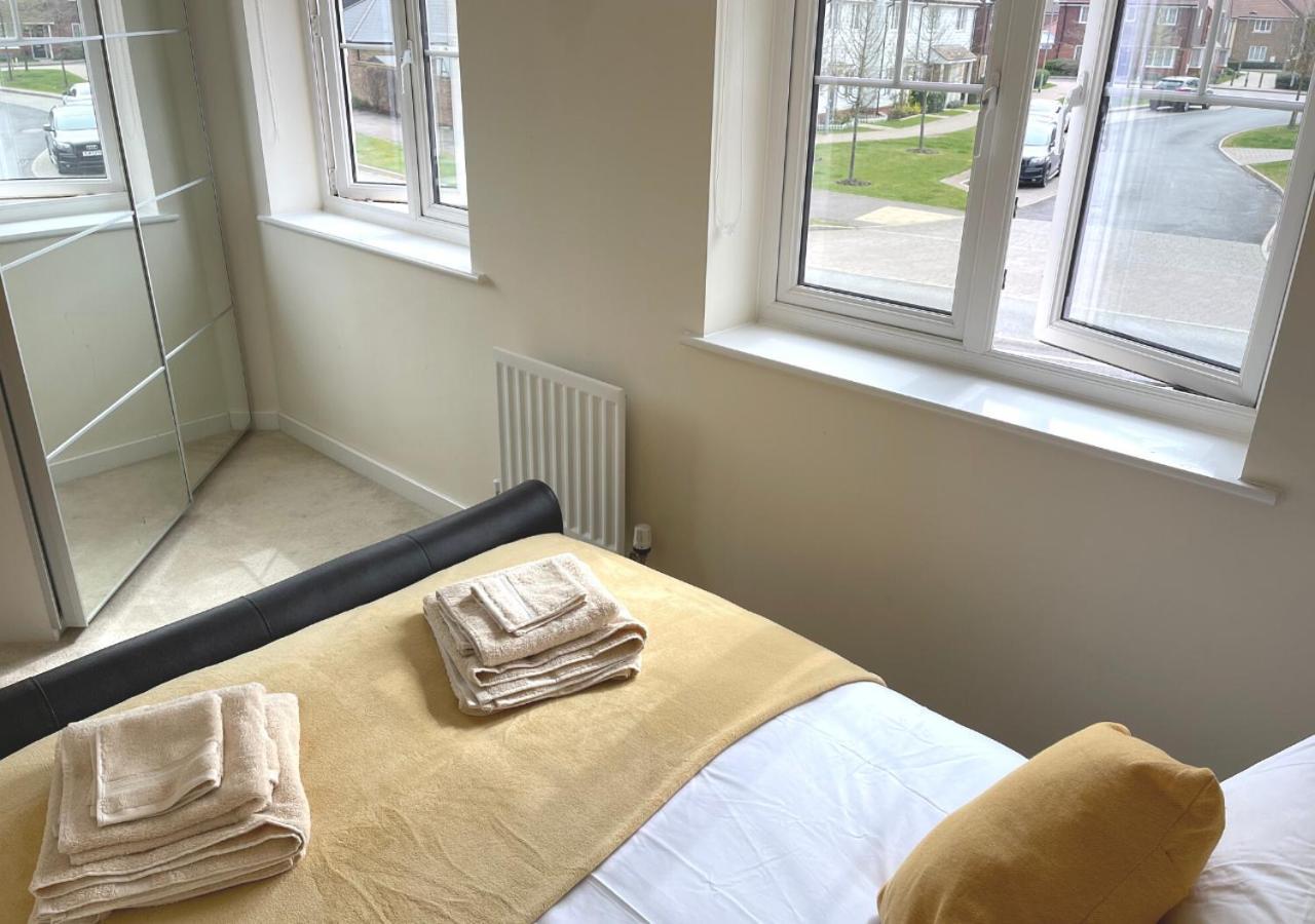 Ashford Holiday Home Sleeps 6 Free Parking Wifi Willesborough Exterior photo