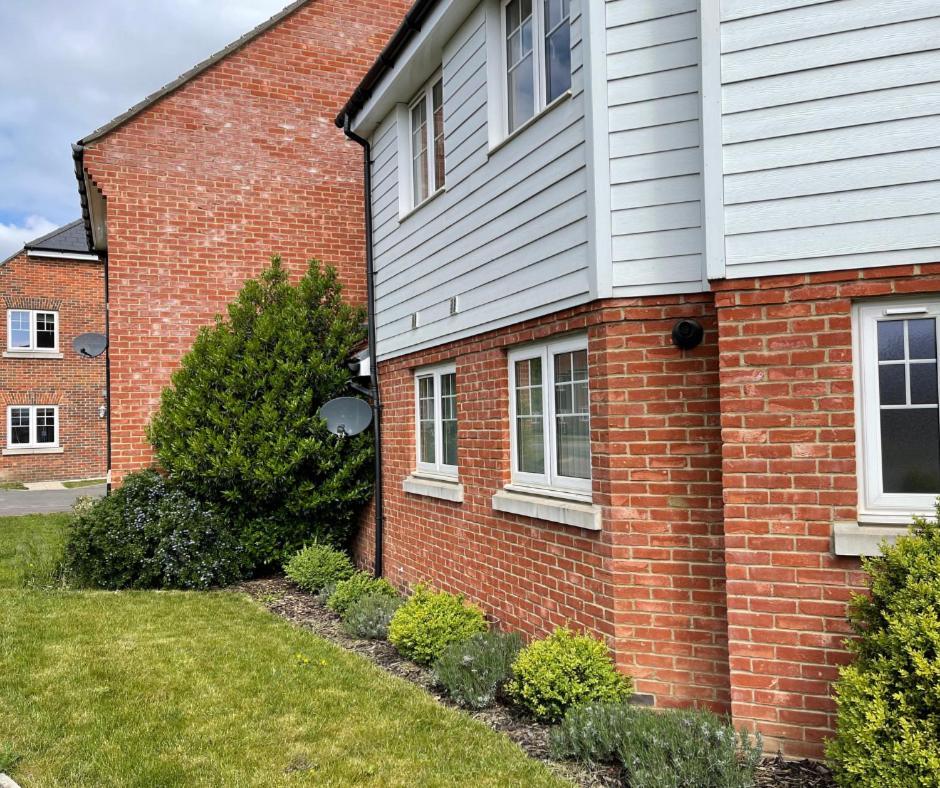 Ashford Holiday Home Sleeps 6 Free Parking Wifi Willesborough Exterior photo